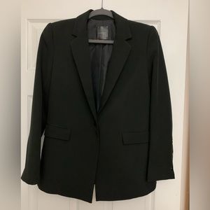 Dynamite classic black blazer. Great condition and a timeless piece!